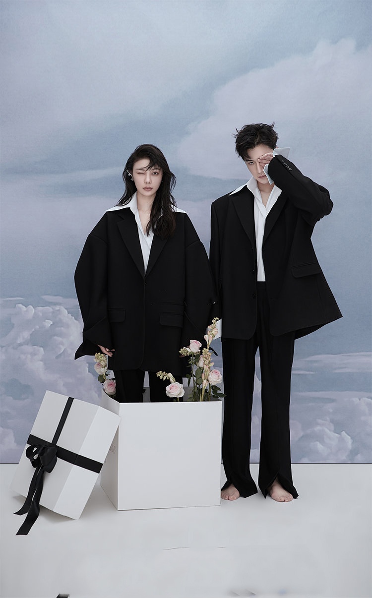 Fashionable Wide-Style Couple' - Photography Outfits ulasan dan harga