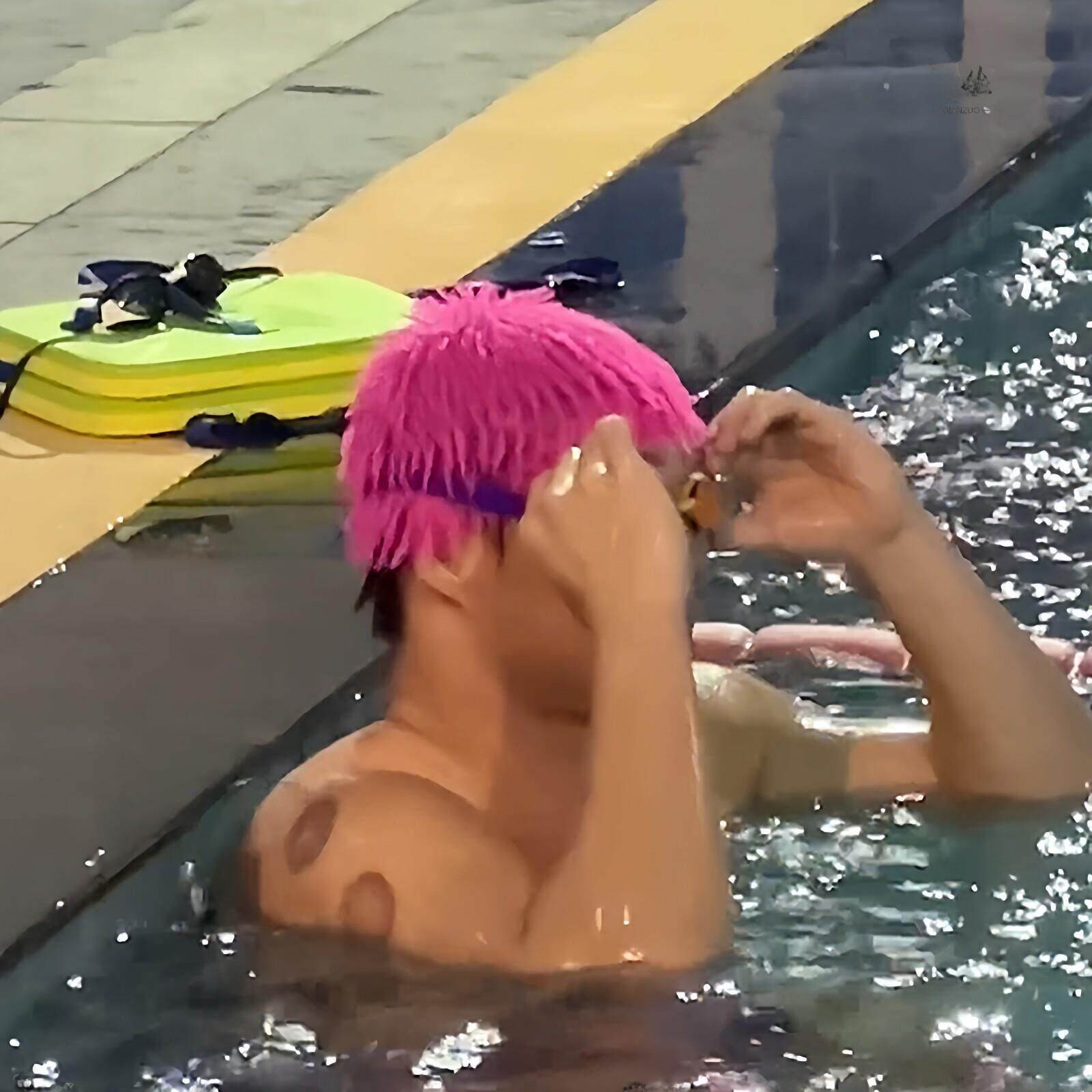 Oddly Shaped Swim Cap Sea Urch - Photography Competition ulasan dan harga